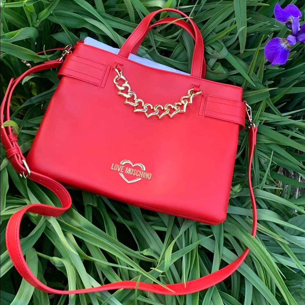 ❤️ Moschino Red Heart Chain Purse Satchel Bag